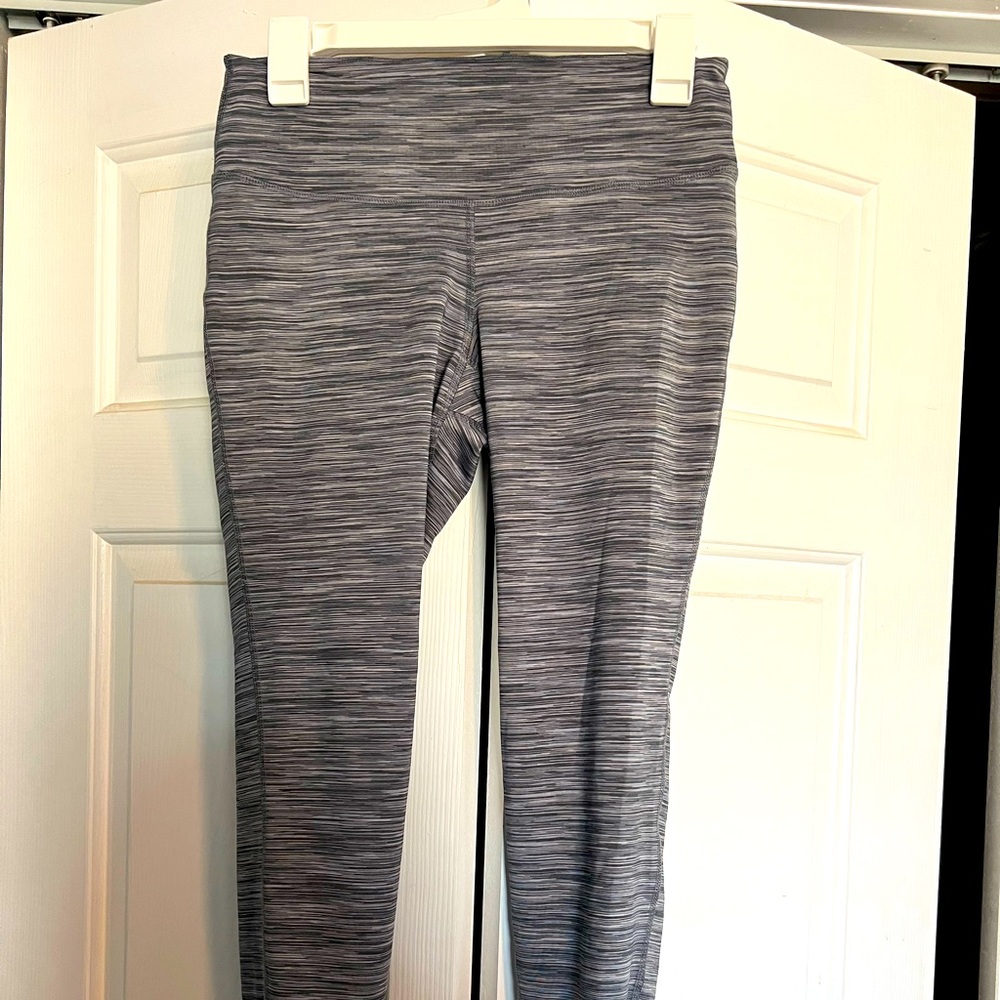 Grey striped old navy active leggings. Size M